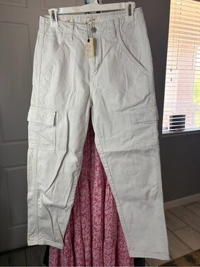 Universal Thread Off-White Cargo Pants